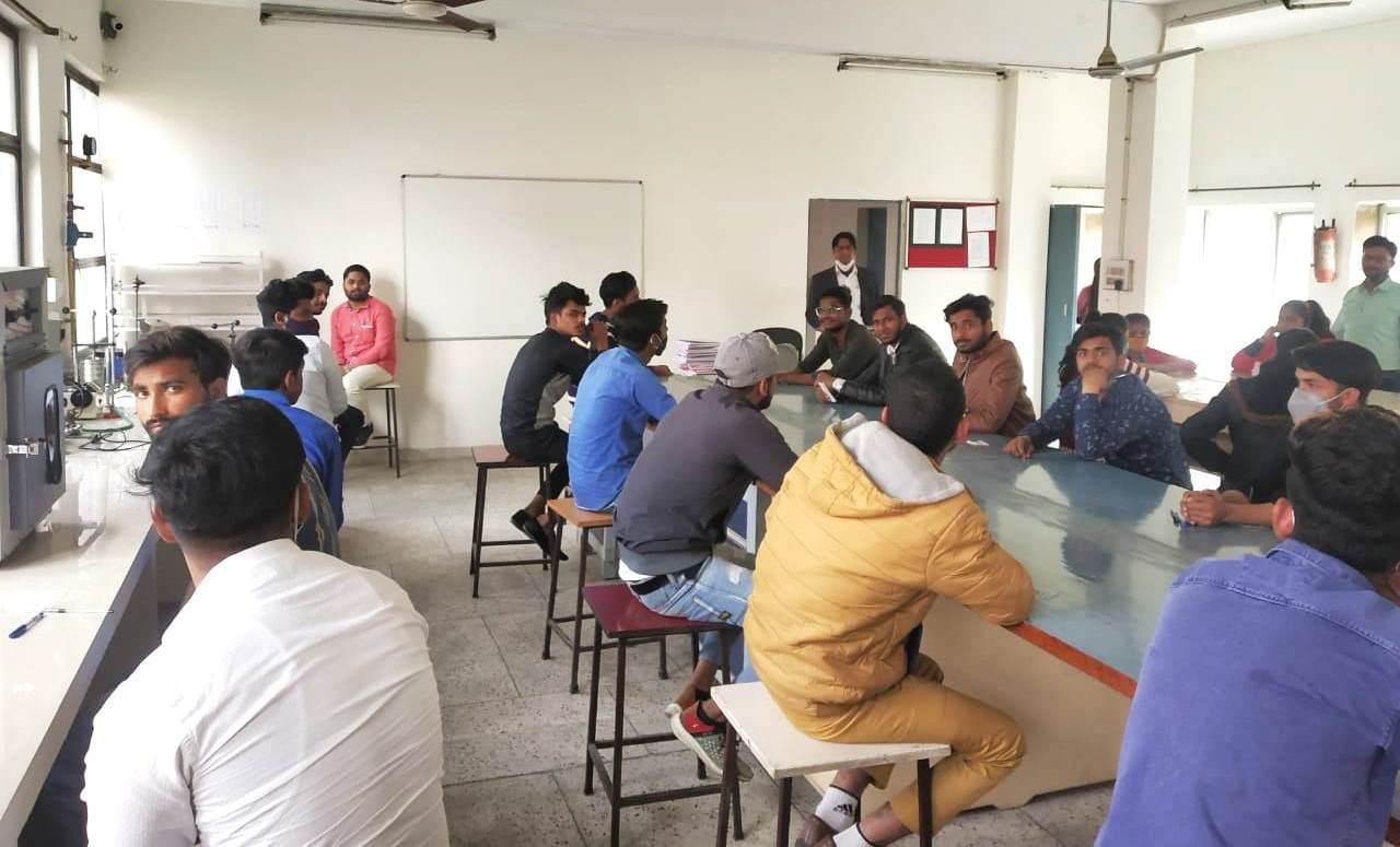 Ishan Educational Institutions Greater Noida Lab photo 2